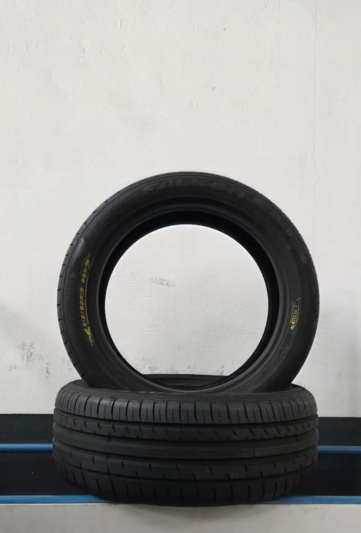 4 Pneumatici FALKEN Azenis 215/50 R18 92W