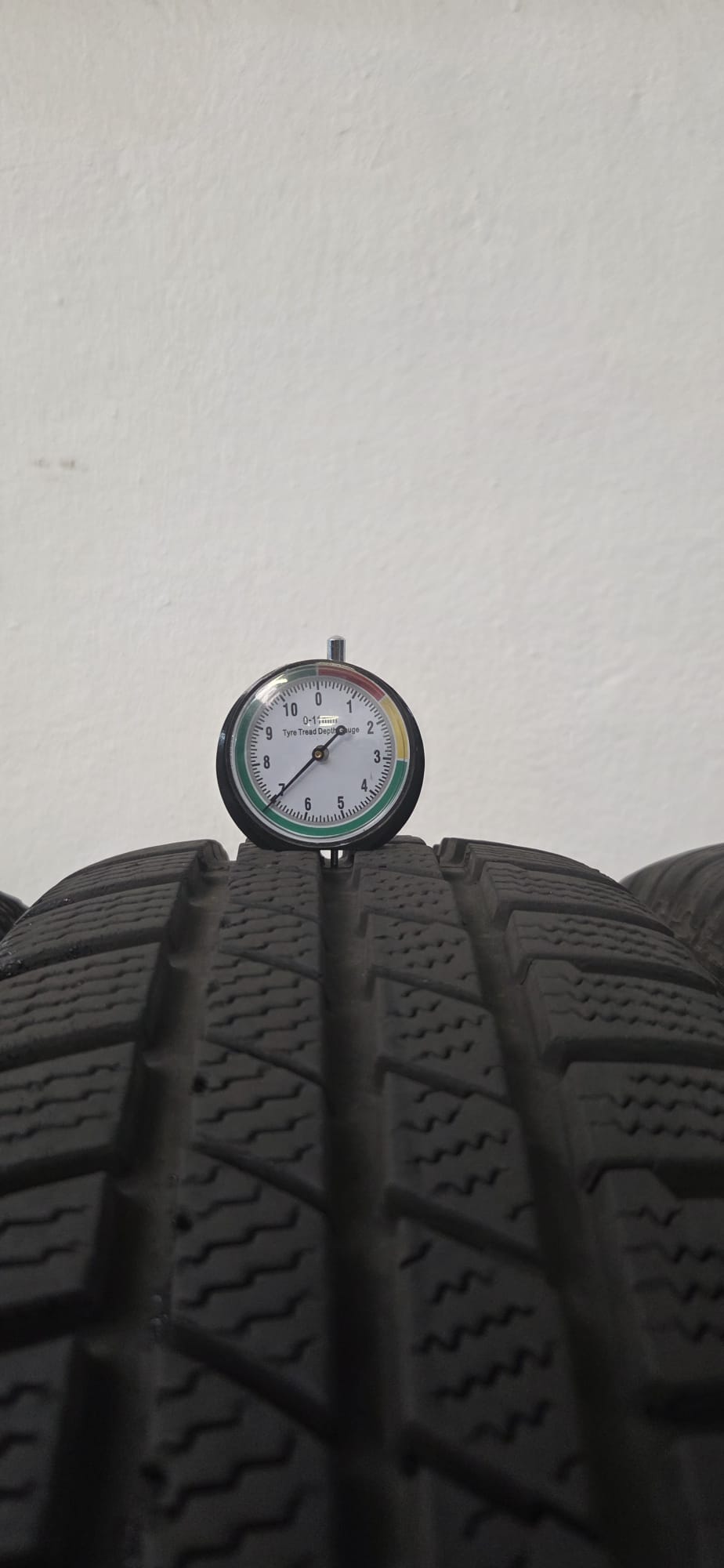 4 Pneumatici CONTINENTAL CrossContact 175/65 R15 84T