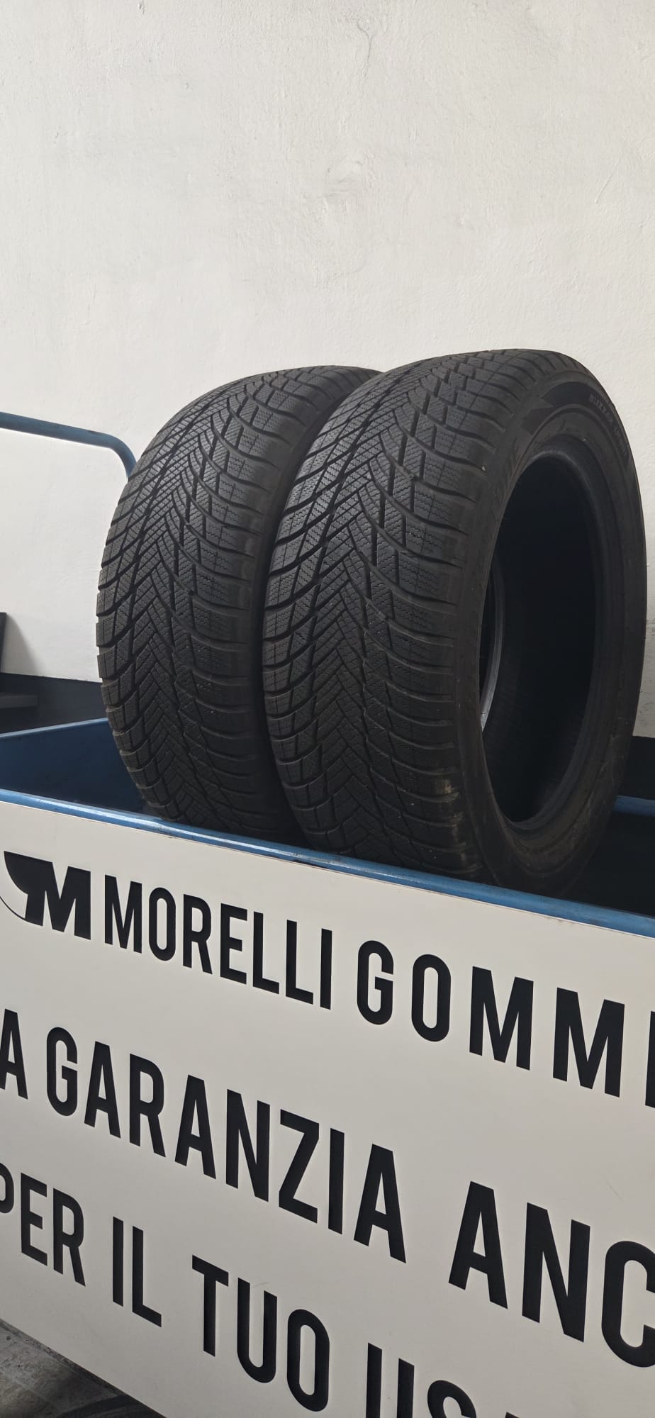 N*2 pneumatici BRIDGESTONE Blizzak LM001 2355518