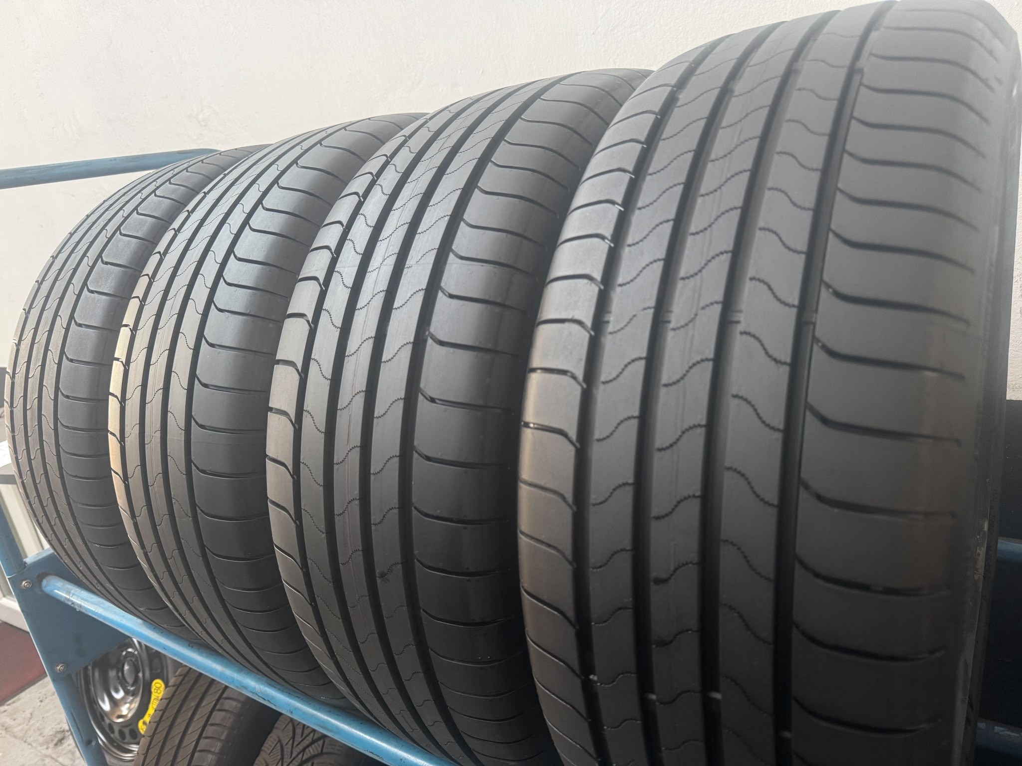 4 Pneumatici 215/50R18 92T BRIDGESTONE TURANZA 6 ENLITEN