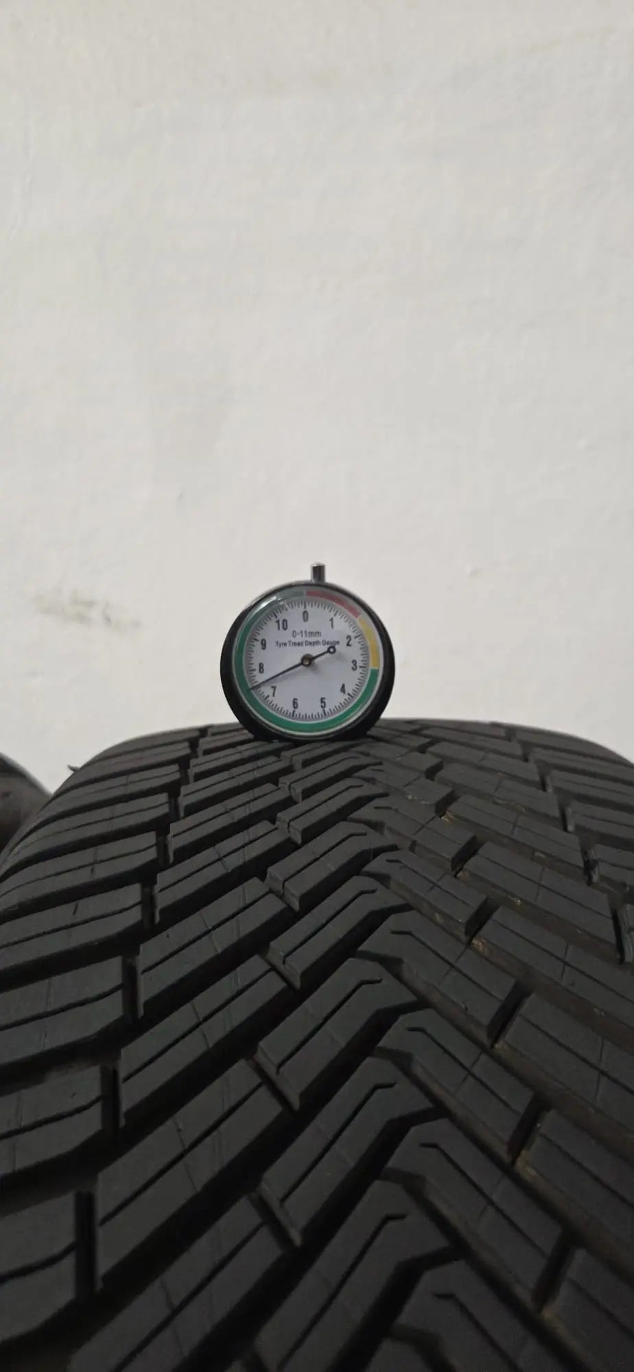 2 Pneumatici CONTINENTAL All Season Contact 205/45 R17 88V